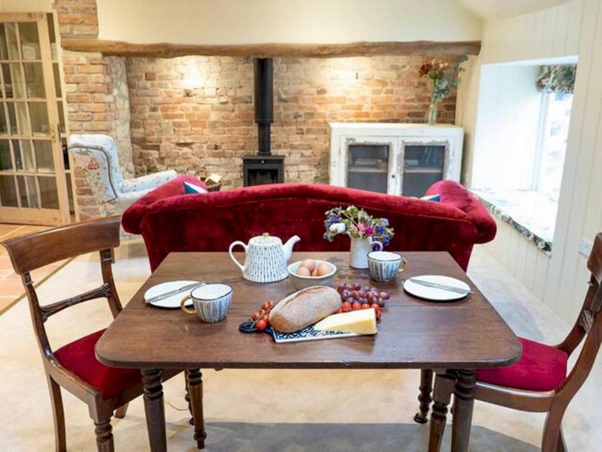 Pass The Keys Goose Feather Barn, Wedmore Luxury Cottage For Two Exterior photo